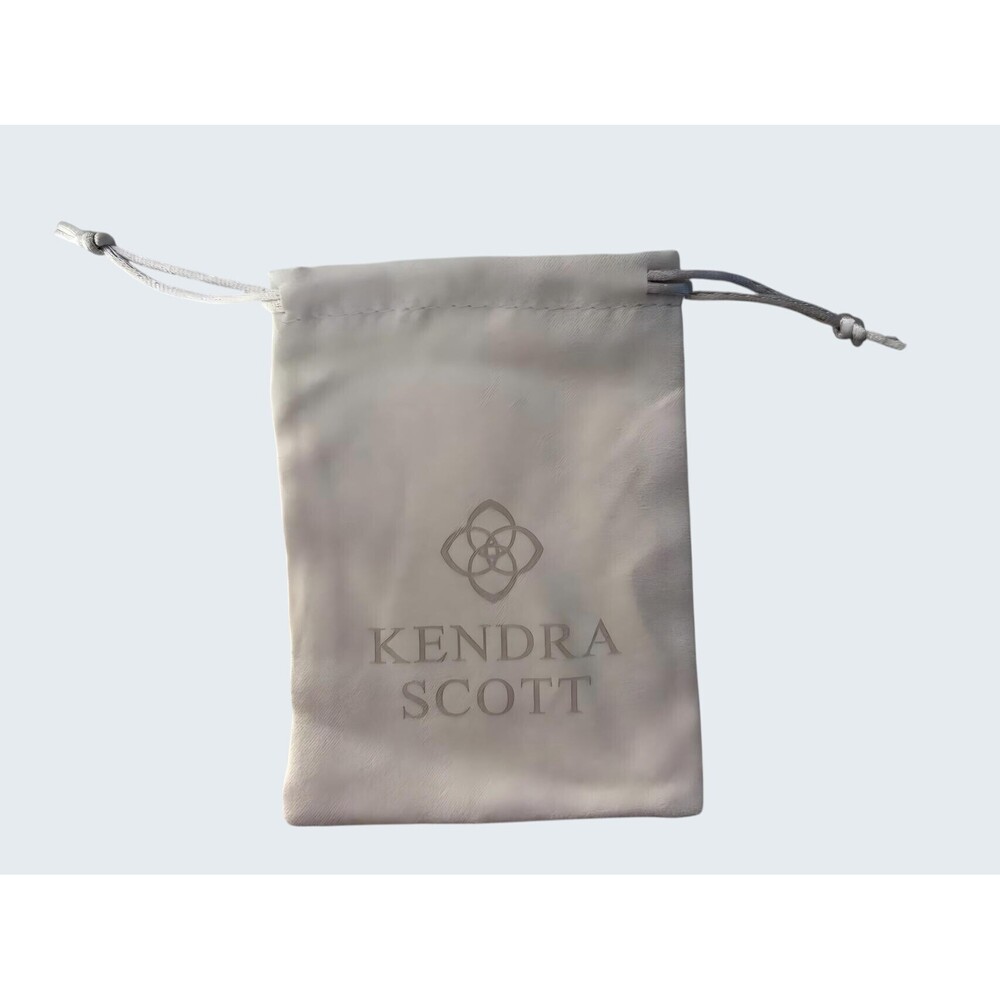 Kendra Scott White Heart Pendant Necklace - Picture 2 of 2